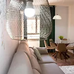 Апартаменти Pale Cream Mrz *