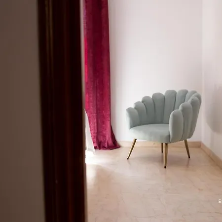 Апартаменти Pale Cream Mrz